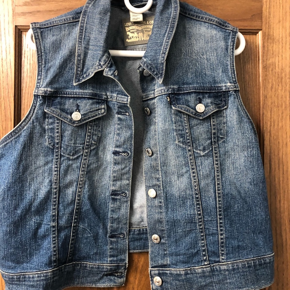 Levi’s denim vest